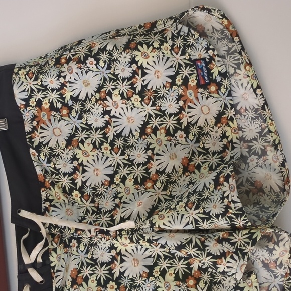 Patagonia Women's Wavefarer Board Shorts 5'' Primavera Ink Black Vacation Beach - Picture 3 of 8